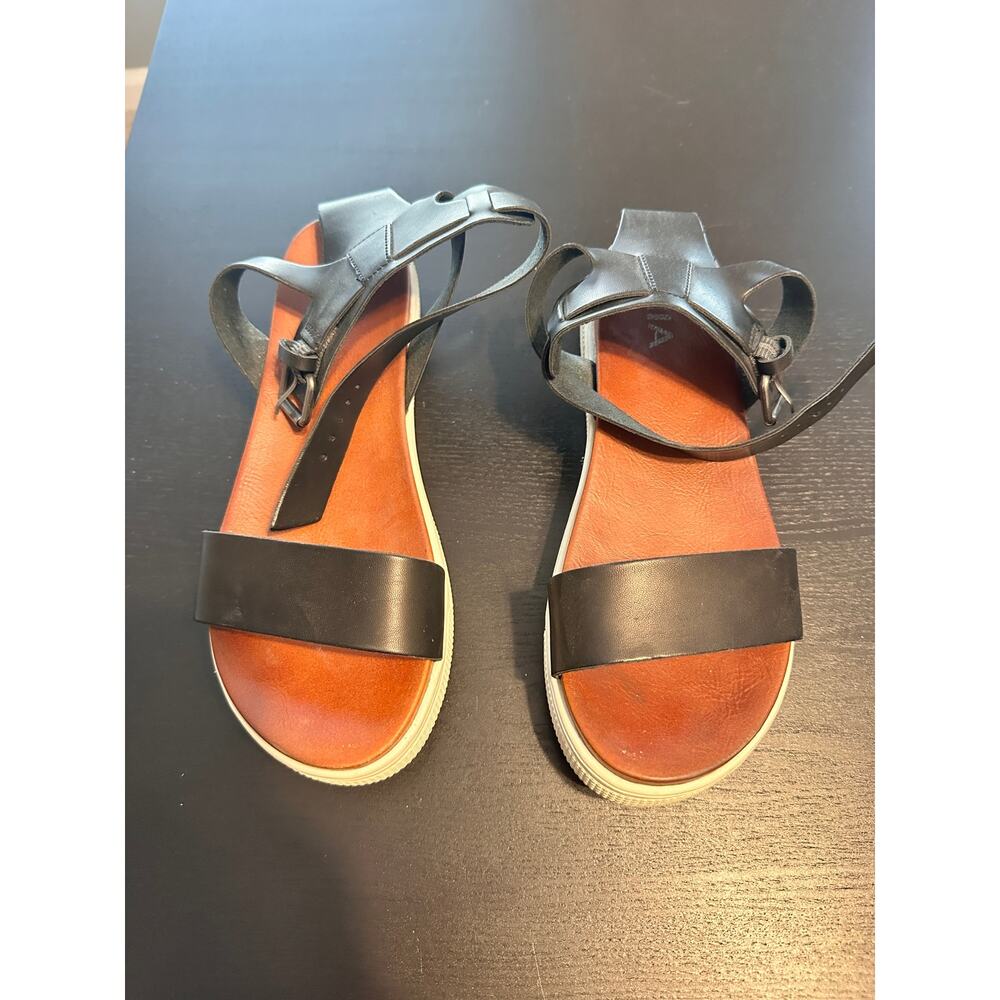 Mia Ellen Platform Sandal Size 7